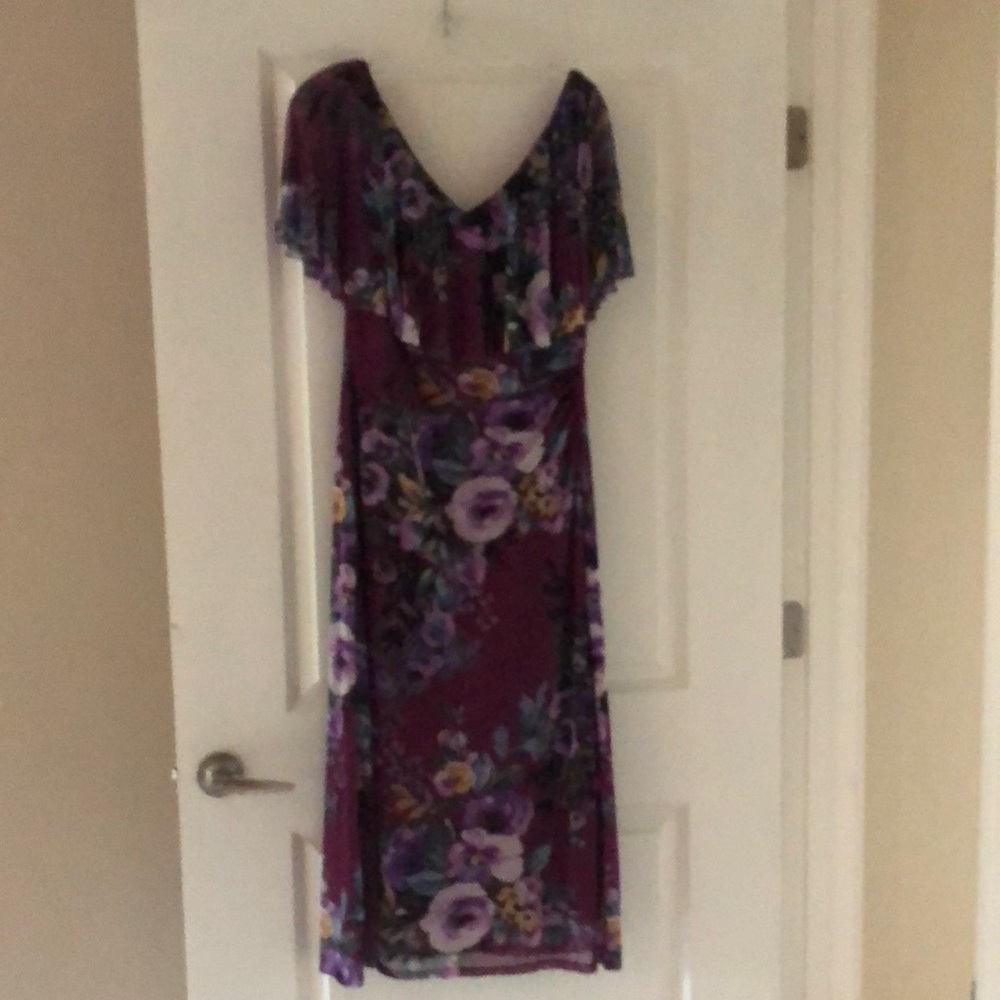 Flutter sleeve v- neck dress midi dress